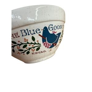 The blue Goose white vintage ceramic bowl glassic goose blue mixing ribbon frit